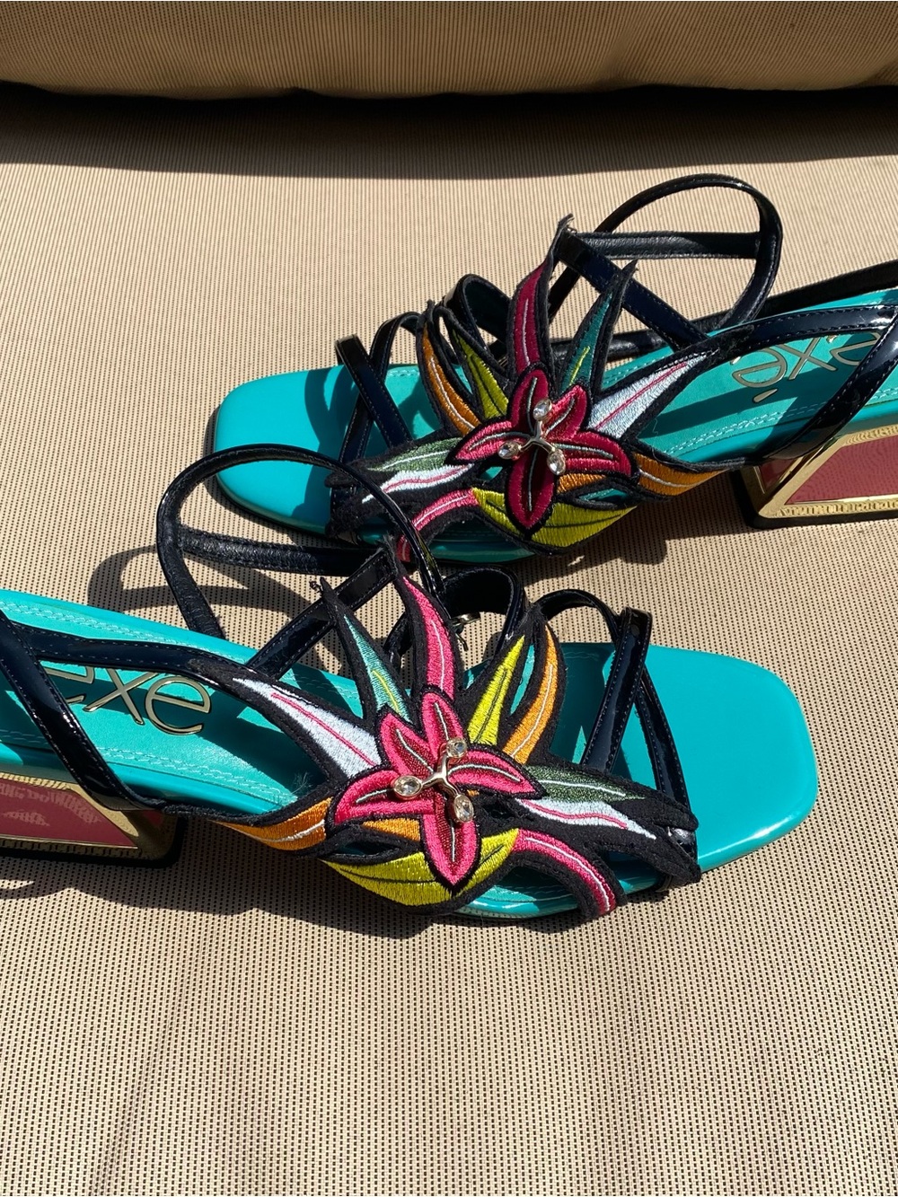 EXE Luisa 400 NWOT colorful low-heel strappy sandal - Picture 2 of 7